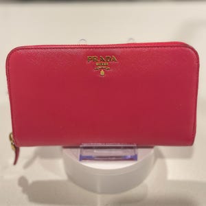 Cartera Prada con cremallera para mujer en piel saffiano rosa Peonia con logotipo