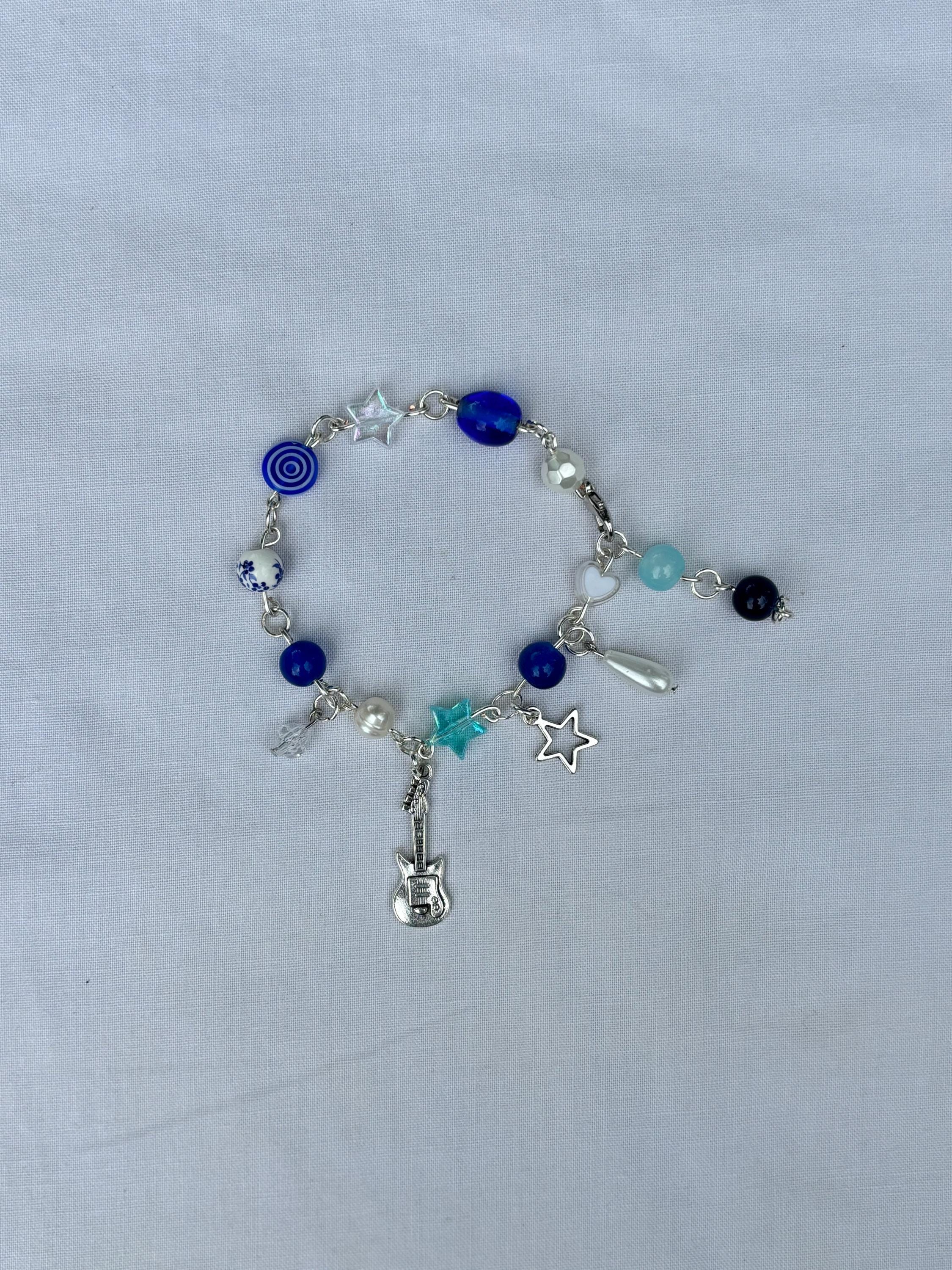 Billie Eilish 着用 同型 ブレスレット Billie - Etsy | eilish, 彼女