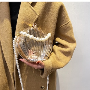 Creative colorful cute sea ocean shell Scallop acrylic evening handbag cross bag fashionable Feminine small clutch trendy pearl chain
