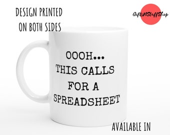 Dies erfordert eine Tabellenkalkulations-Tasse. Freak in den Blättern. Excel. Buchhalter. Arbeitskollegin. Büro Geschenk. Geheimer Weihnachtsmann. Geschenk für ihn Sie. Großbritannien