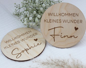 Personalisiertes Holzschild - WILLKOMMEN KLEINES WUNDER - Fotoshooting New Born - Hallo Welt