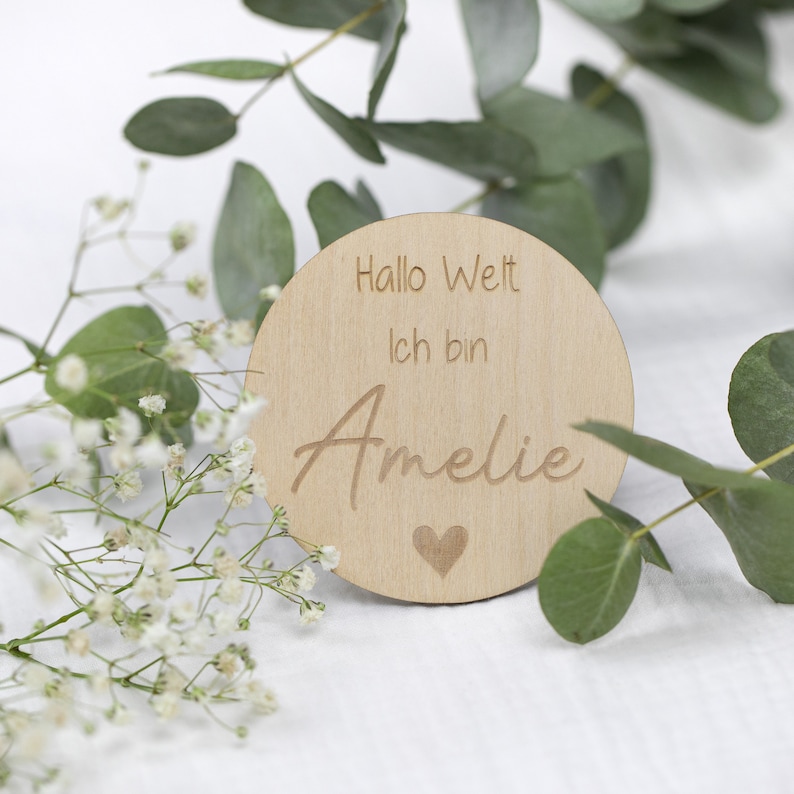 Personalisiertes Holzplättchen Hallo Welt. Ich bin Name Hallo Welt Baby Holzplättchen NewBorn Lasergravur Geburtsgeschenk Foto Bild 4