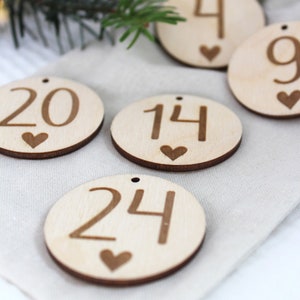 Adventskalender Zahlen 1-24 Holzplättchen mit Zahlen für den Adventskalender Adventskalender Anhänger Bild 5