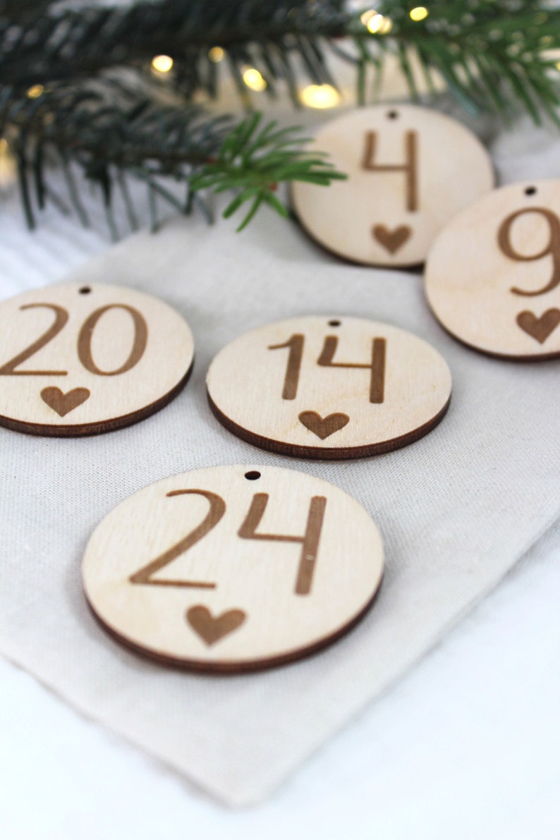 Adventskalender Zahlen 1-24 Holzplättchen mit Zahlen für den Adventskalender Adventskalender Anhänger Bild 5