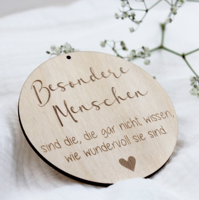 Holzplättchen Besondere Menschen Geschenk Weihnachten Geschenk Lieblingsmensch Geschenkeanhänger Bild 1