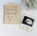 Schwangerschaftsverkündung- Holzbox mit Polaroidrahmen für Ultraschallbild - Ihr werdet Oma&Oma - Du wirst Papa - Schwangerschaft verkünden