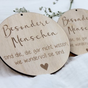 Holzplättchen Besondere Menschen Geschenk Weihnachten Geschenk Lieblingsmensch Geschenkeanhänger Bild 3