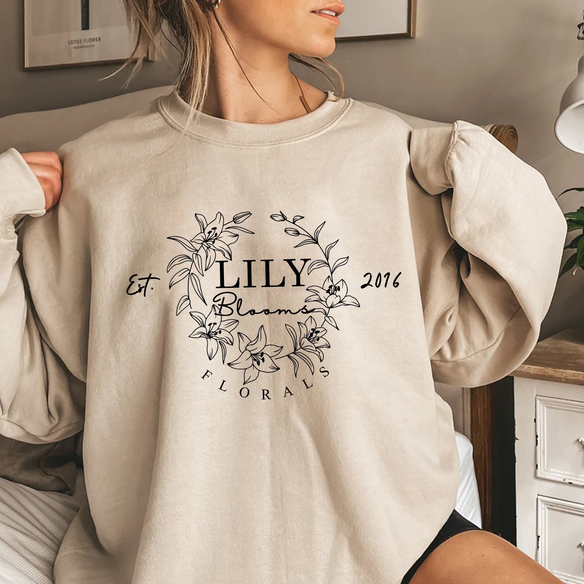 Lily Blooms Flower Sweatshirt It Ends With Us Shirt Booktok - Etsy