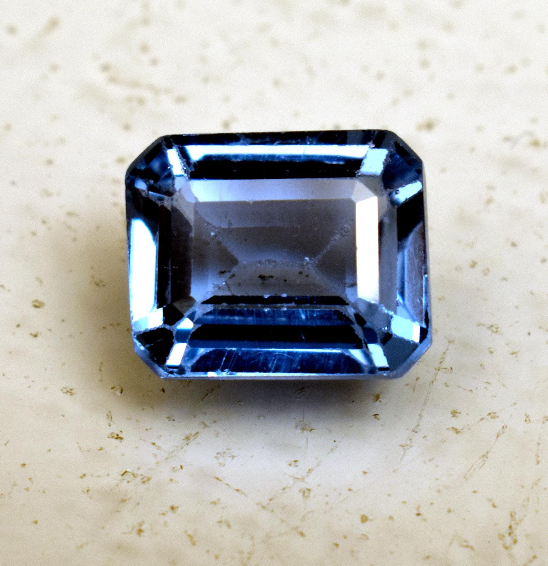 ブルートパーズ認定天然宝石 4.95カラット ファセットカット