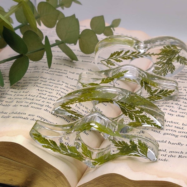 Porte-page de livre en résine botanique, plante pressée, porte-page pour le pouce, écarteur de page, support de lecture, cadeau lecteur, cadeau pour elle, inspiré de la nature