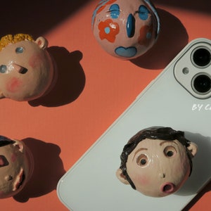 Agarre de arcilla personalizado para teléfono: un bonito soporte para teléfono hecho a mano