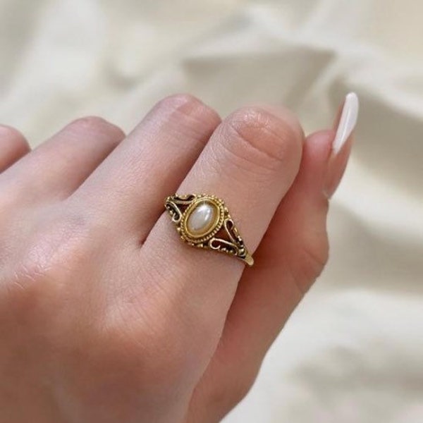 Reina’s 18k gold ring pearl dainty coquette jewelry for women gifts for her