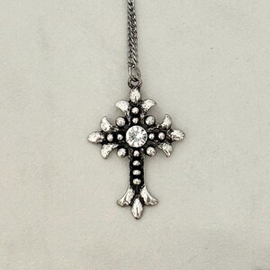 Gothic Kreuz Halskette Silber Grunge Schmuck Kreuz Anhänger Geschenk für Christian Freund Gothic Schmuck Grunge Halskette Statement Schmuck Bild 4