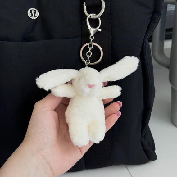ホワイト バニー キーチェーン バッグチャーム ふわふわ 動物 おもちゃ