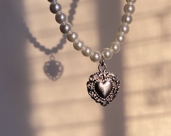 Heart Pearl Necklace Silver heart Charm Coquette Jewelry Vintage Inspired Pearl Choker Jewelry Gift for her Silver Jewelry Heart Necklace