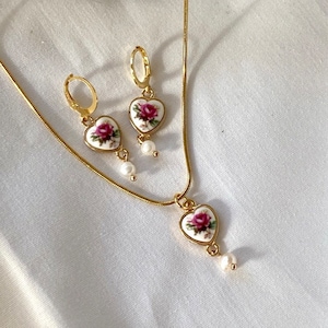 Heart Gold Jewelry Set Floral Heart Charm Dangle Earrings Dainty Dollete Necklace Minimalist Coquette Jewelry Gift For Her Gold Heart Charm