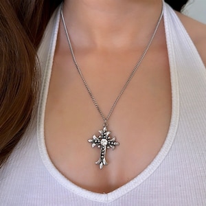 Gothic Kreuz Halskette Silber Grunge Schmuck Kreuz Anhänger Geschenk für Christian Freund Gothic Schmuck Grunge Halskette Statement Schmuck Bild 10