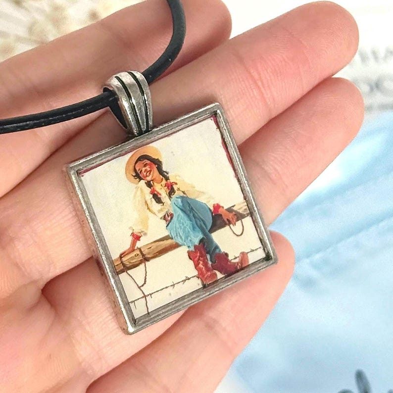 Halsband för västerländsk cowgirl, rodeo-berlock, hänge, lantflicka, trendiga lager-på-lager-smycken, present till henne bild 1