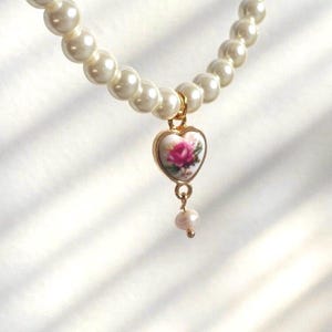 Pearl necklace Gold Heart Charm Dainty Pearl Necklace Minimalist Coquette Jewelry Gift For Her Gold Floral Heart Charm  Gold Jewelry