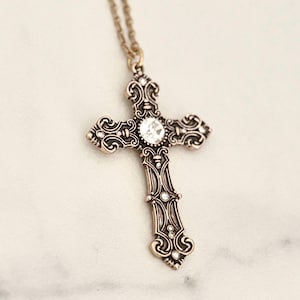 Gyllene Serenity Halsband Tjockt Guldkors Halsband Damsmycken Gåva till henne Statement Guldsmycken Kristet Gåvoset Korshänge Guld