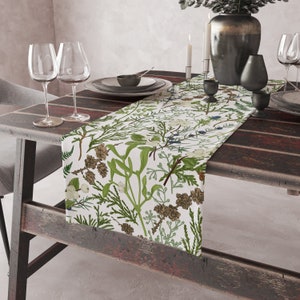 Winter Botanical Table Runner, Christmas Table Runners, Winter Trend Table Runner, Green Leaves and White Berries, Farmhouse Christmas