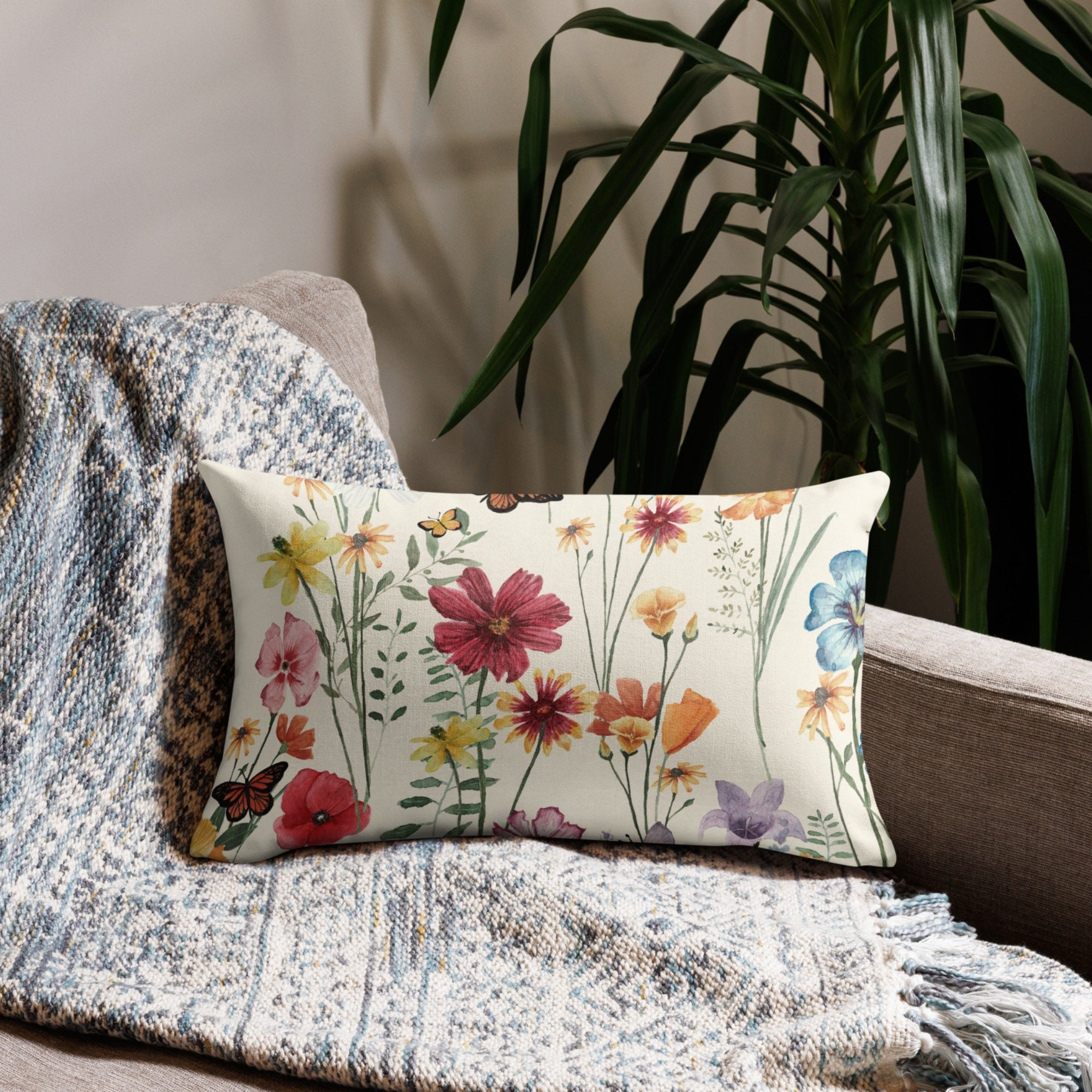 水彩画の野花柄ランバーピローカバー：春の花柄クッション - Etsy 日本