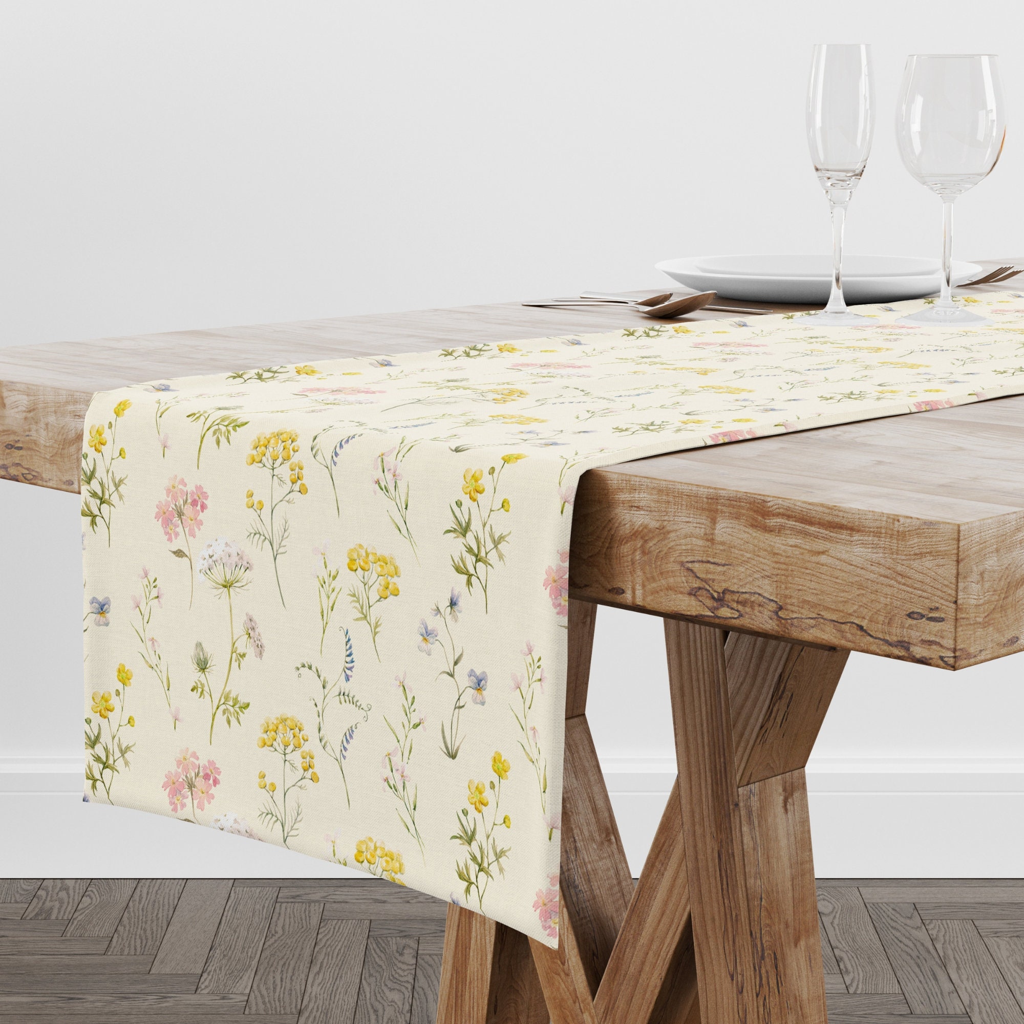 Runner tavolo Eleganza di fiori - composizione con motivo floreale su sfondo scuro decorativo - Runner tavolo