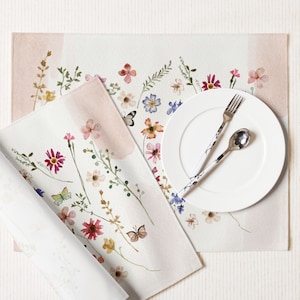 Watercolor pressed & dried Wildflowers Floral Placemats, Flower placemats, Spring Summer Floral Placemats, Botanical Spring Placemats