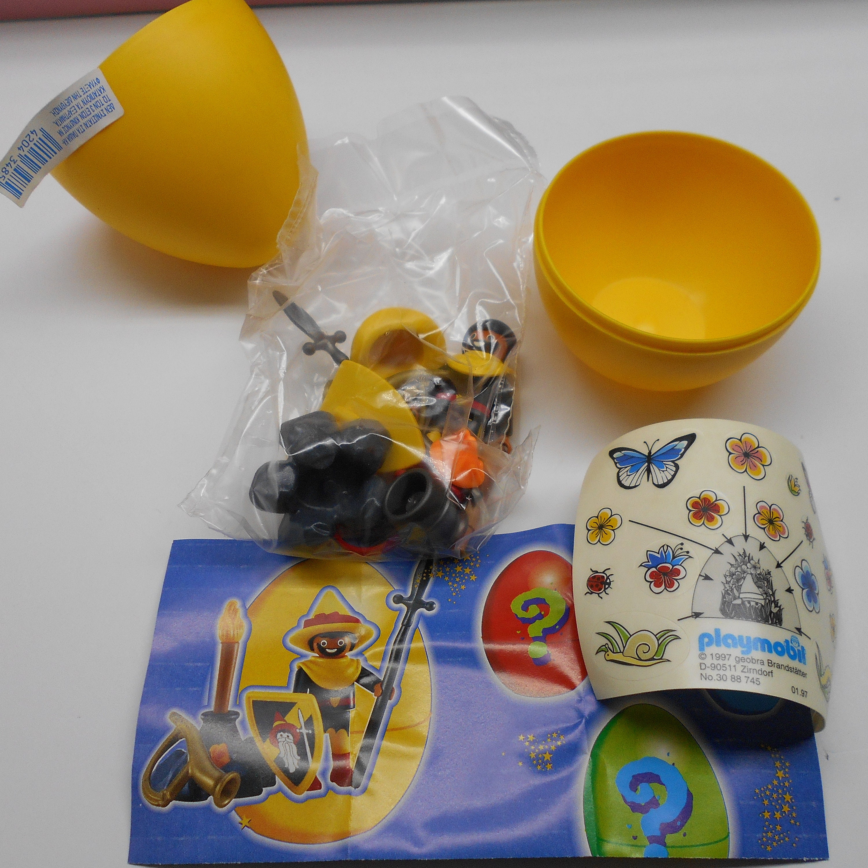 Playmobil 1997 Easter Egg Figures3体セット Playmobil Easter Egg Pikeman Figure Yellow 1997 Geobra European