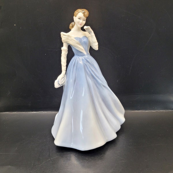 Royal Doulton Figurine "Abigail" HN4044, In Vogue Collection, Made in England