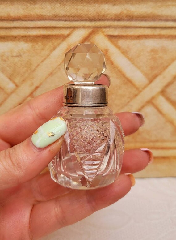 Antique English Cut Glass Scent Bottle Silver Collar … Gem