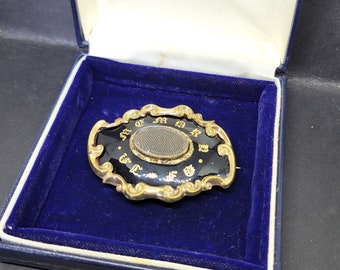 Antique Victorian Pinchbeck Mourning Mori Brooch Pendant "In Memory of" Gold Plated Black Enamel
