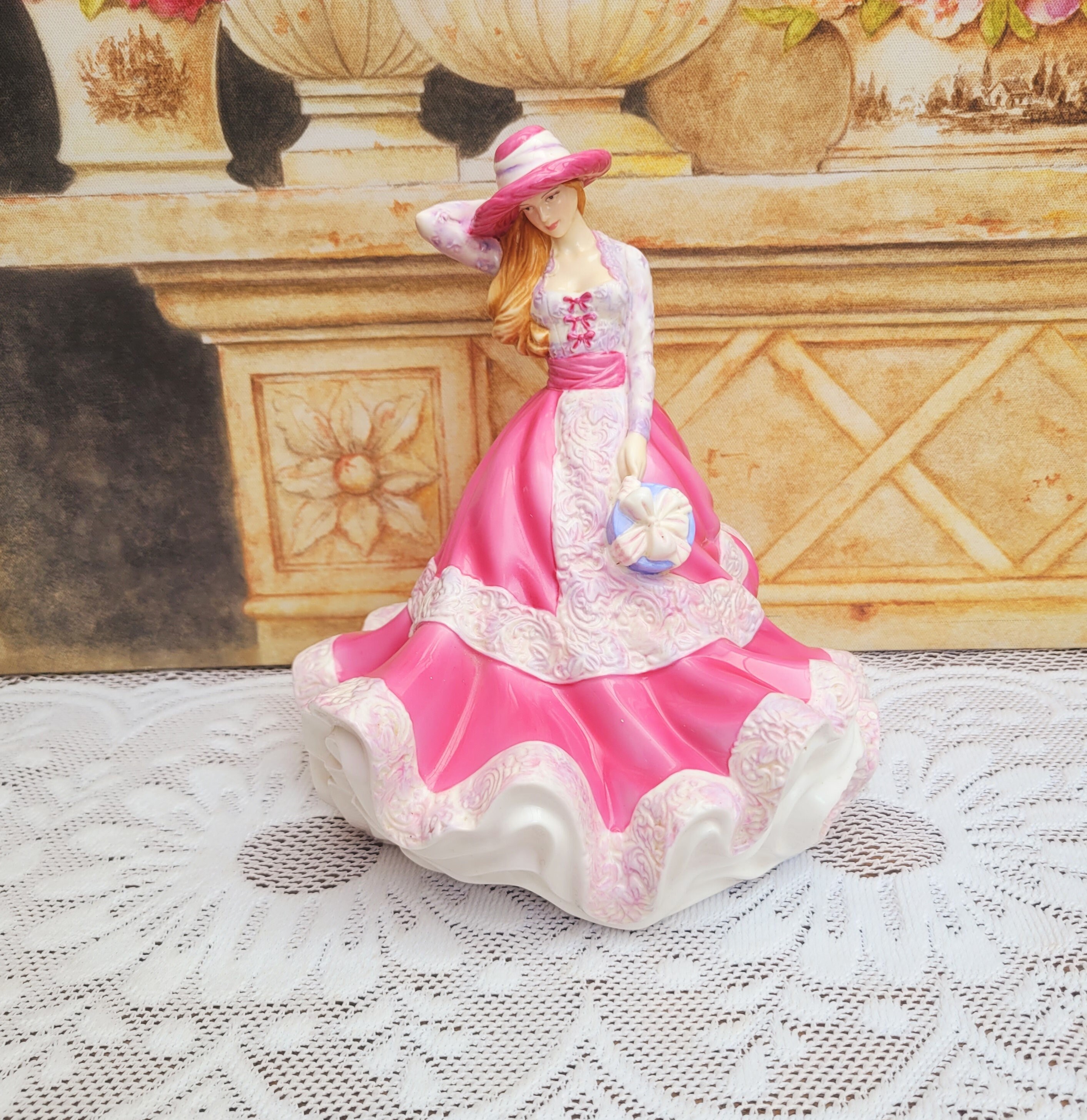 royal doulton figurines pink dress Lot of 2 Royal Doulton Figurines Sweeting Pink Dress and Marie Blue Dress