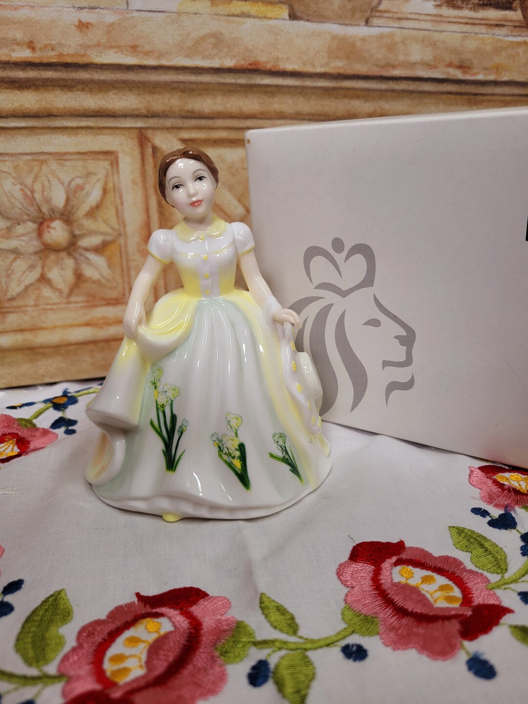 Royal Doulton Flower of the Month Figurine December Narcissus Etsy