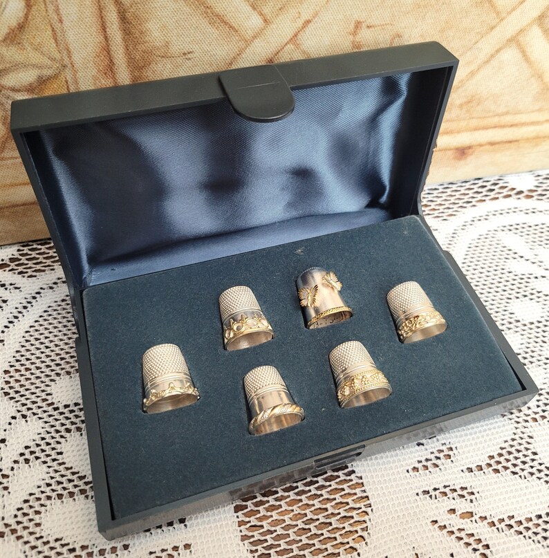 Cased Set of Silver & Gilt Thimbles, London 925 Hallmarks 1990, Butterfly Thimble, Grape Thimble image 1