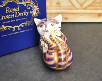 Obciążnik do papieru Royal Crown Derby Playful Kitten, złoty korek w pudełku, Derby Imari