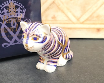 Obciążnik do papieru Royal Crown Derby Sitting Kitten, złoty korek w pudełku, Derby Imari