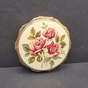 KIGU Powder Compact Trio of Pink English Roses, Mayfair convertible shape, 1960s