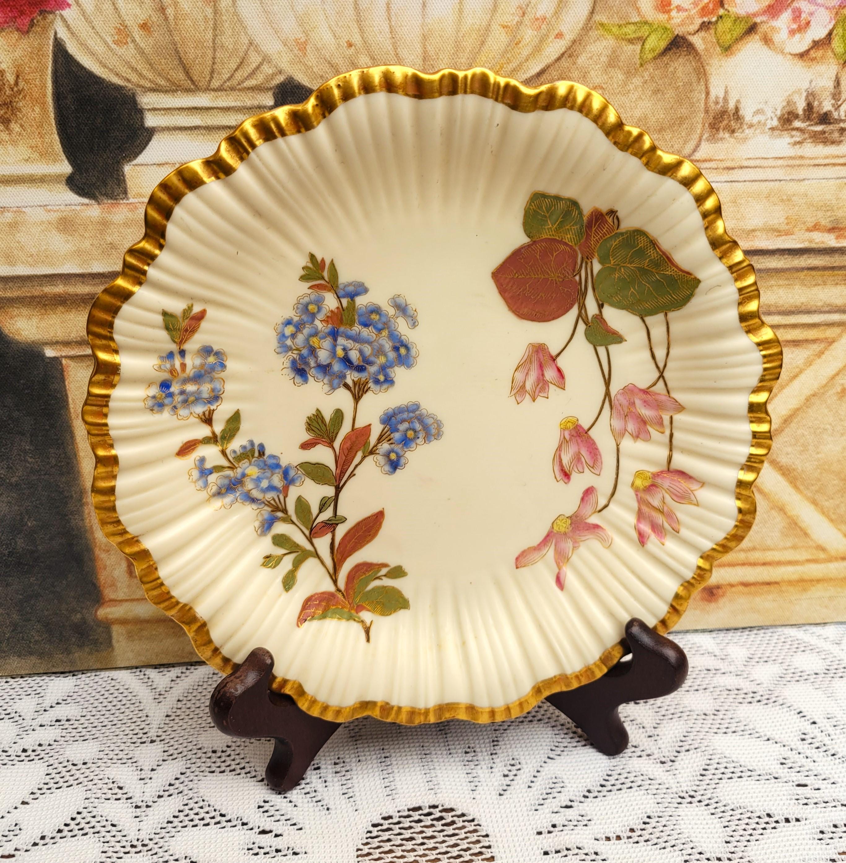 英国アンティーク　ロイヤルウースター　ブラッシュアイボリープレート 英国アンティークロイヤルウースターブラッシュアイボリープレート