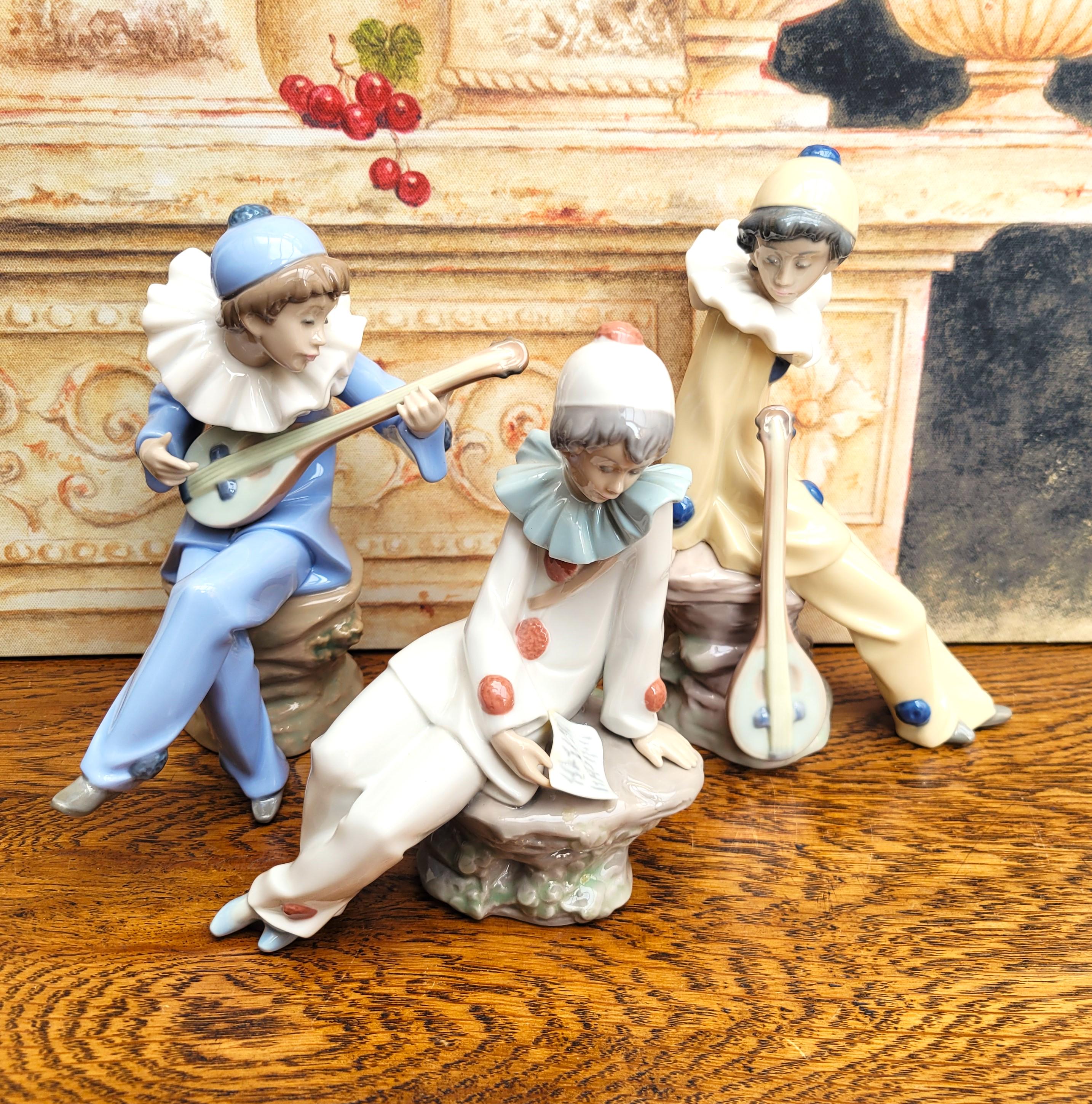 Nao Lladro Pierrot Musicians Figurines: Spanish Porcelain