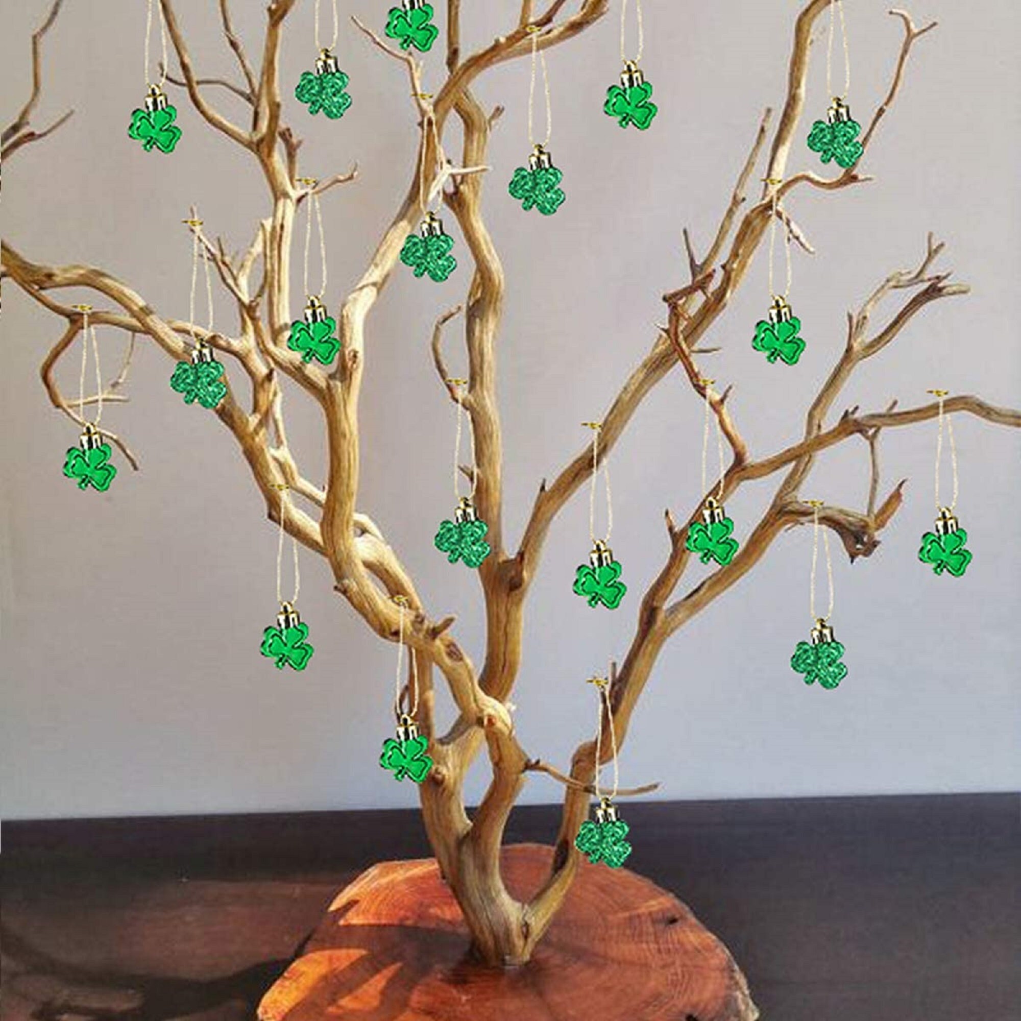 36 Pieces St Patricks Day Shamrocks Ornament Good Luck Clover Hanging Bauble for Tree Baubles Table Shelf Festival Decorations