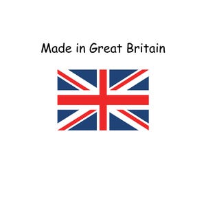 Pode incluir: A bandeira do Reino Unido, com uma cruz vermelha e faixas diagonais sobre fundo azul, com o texto "Made in Great Britain" acima da bandeira.