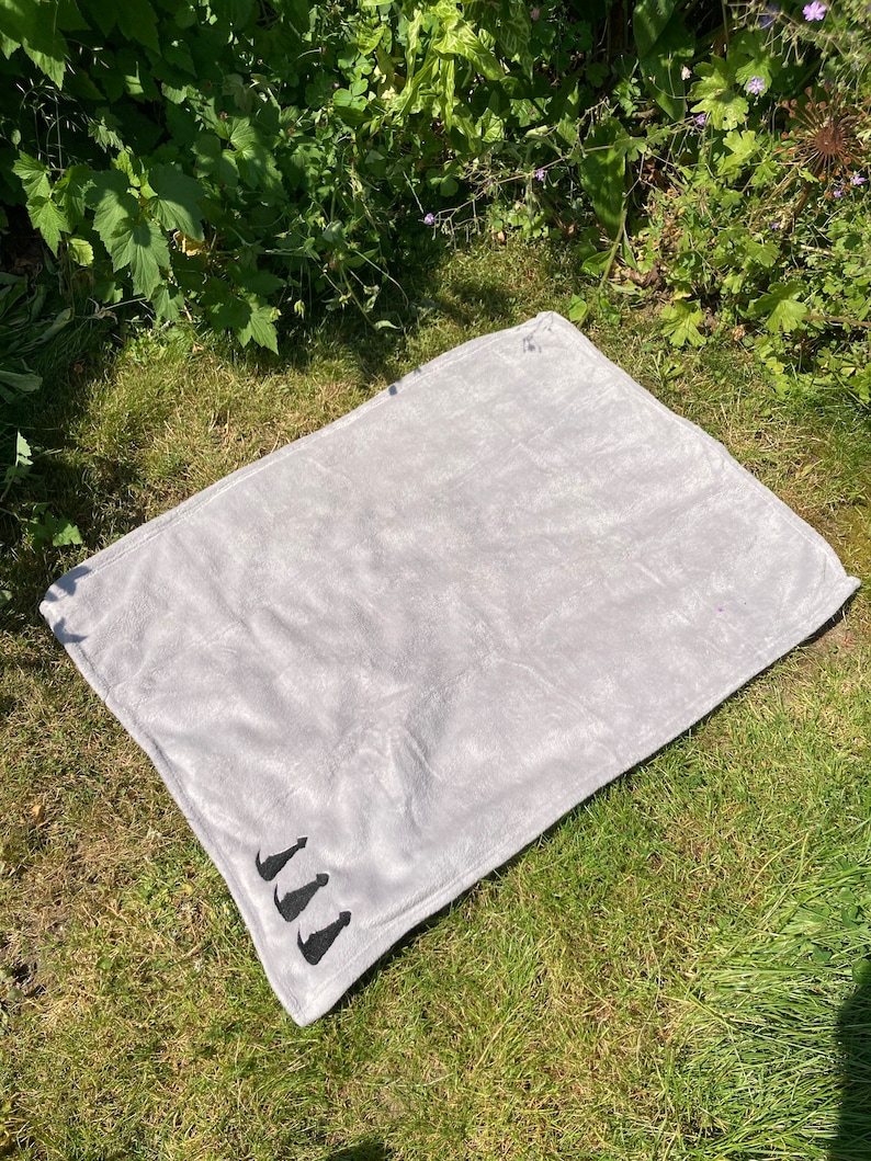 Silver Grey Dog Blanket: Embroidered Labrador Puppy Throw image 7