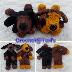 Puede incluir: Juguetes de perro salchicha de ganchillo en marrón, negro y amarillo. Los juguetes están hechos a mano con detalles, incluyendo orejas caídas y patas pequeñas. La imagen incluye el texto "Crochet@Teri's".