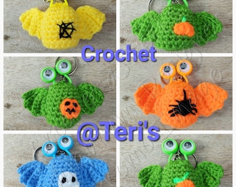 Googly Eyed Halloween Bat Keychains