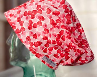 Casquette Sugar Hearts Design pour théâtre chirurgical : coton. Fait main au Royaume-Uni