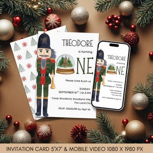 Puede incluir: Una tarjeta de invitación y un vídeo móvil con un diseño festivo. La tarjeta muestra una ilustración de cascanueces, una bola de nieve y el texto "THEODORE is turning ONE". Detalles incluyendo fecha, hora y RSVP. Adornos navideños.