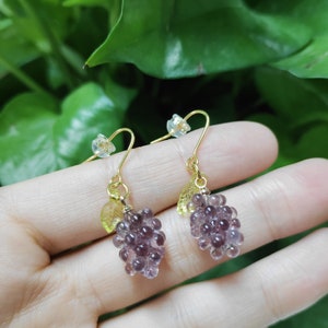 Boucles d&#39;oreilles raisin, boucles d&#39;oreilles fruits, boucles d&#39;oreilles femme, boucles d&#39;oreilles pendantes raisins en verre, boucles d&#39;oreilles aliments, cadeau pour elle