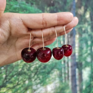 Boucles d&#39;oreilles cerise, boucles d&#39;oreilles mariage fruits, boucles d&#39;oreilles femme, boucles d&#39;oreilles pendantes raisins en verre, boucles d&#39;oreilles aliments, cadeau pour elle