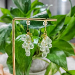 Boucles d&#39;oreilles raisin jaune, boucles d&#39;oreilles fruits de mariage, boucles d&#39;oreilles pour femme, boucles d&#39;oreilles pendantes raisins en verre, boucles d&#39;oreilles nourriture, cadeau pour elle